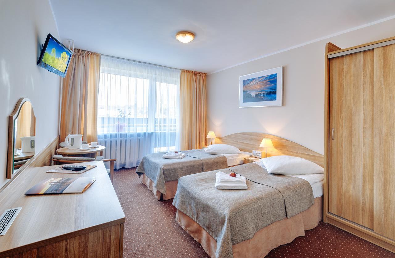 Osrodek Wypoczynkowy Varsowia Hotel Miedzywodzie Exterior photo